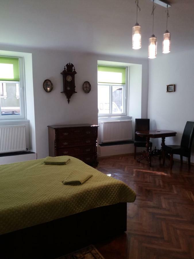 בראשוב Charming Downtown Studio מראה חיצוני תמונה